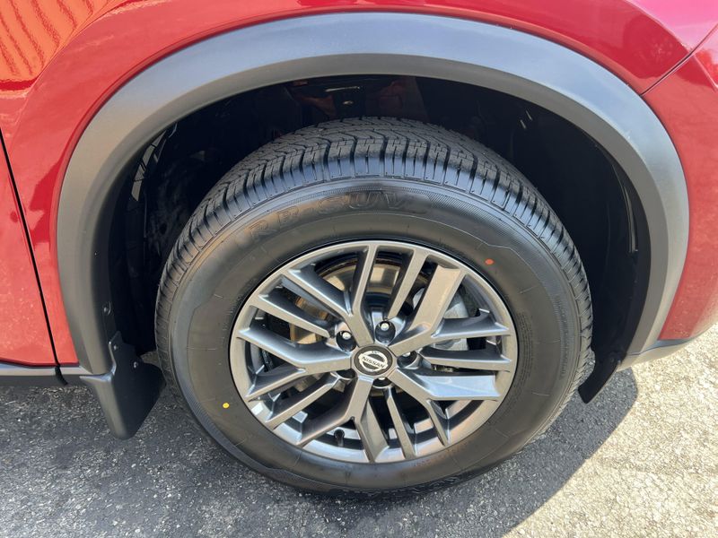 Used 2021 Nissan Rogue SImage 30