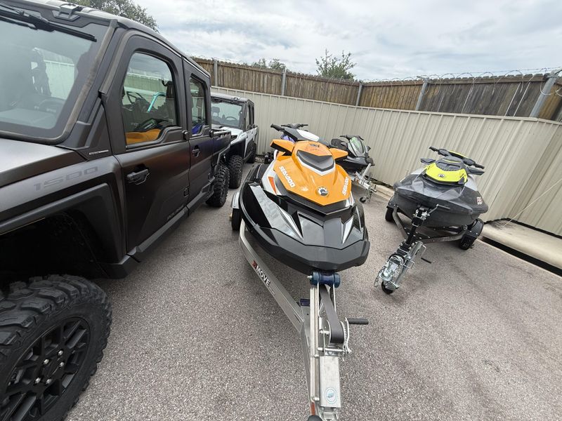 USED 2018 SEADOO GTI SE Image 1