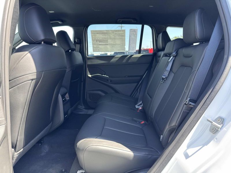 New 2026 Jeep Cherokee Limited 4x4