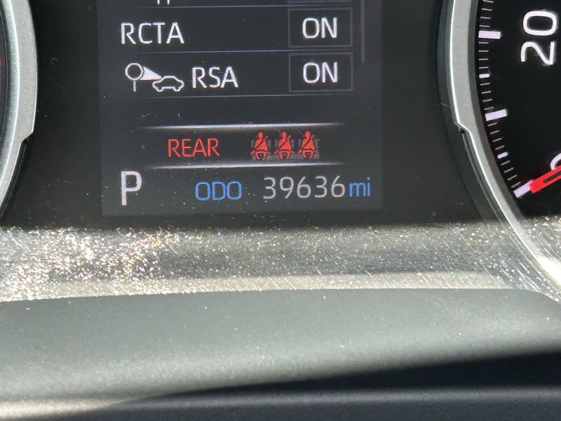 2022 Toyota RAV4 XLE PremiumImage 31