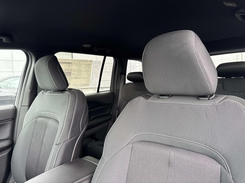 New 2026 Jeep Grand Cherokee Laredo 4x2