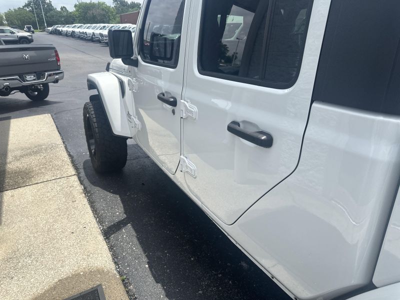 2020 Jeep Gladiator OverlandImage 10
