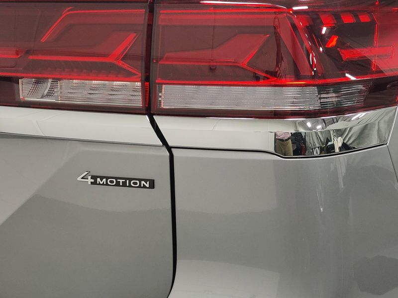 2025 Volkswagen Atlas SE AWD w/Technology PkgImage 4