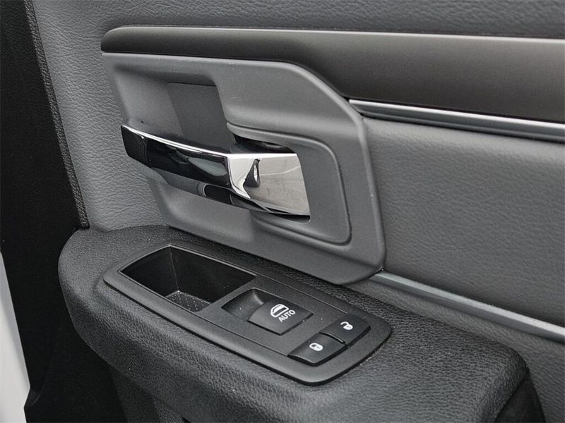 2022 RAM 1500 Classic SLTImage 29