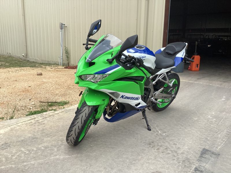 2024 KAWASAKI NINJA ZX4RR 40TH ANNIVERSARY EDITION ABS LIME GREEN AND PEARL CRYSTAL WHITE AND BLUEImage 6