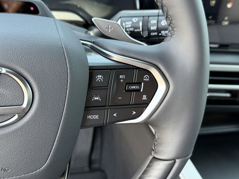 2025 Lexus RX Image 23