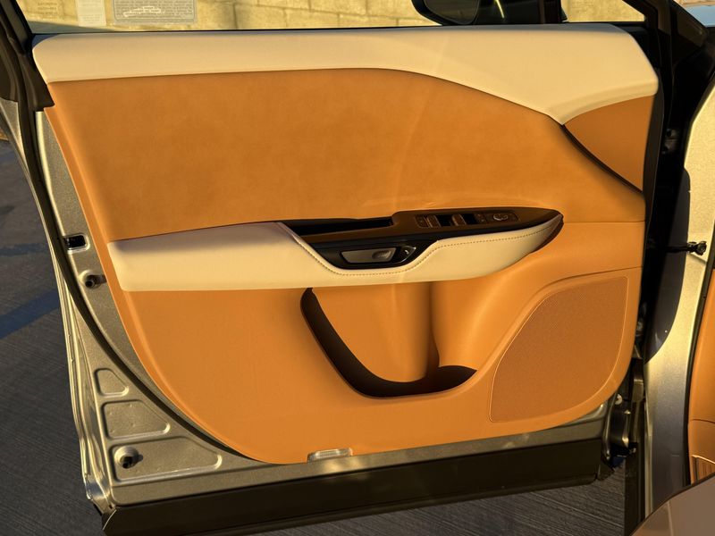 New 2026 Lexus RZ 350eImage 16