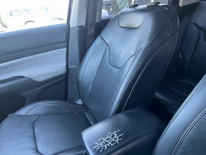 Used 2022 Jeep Compass Image 11