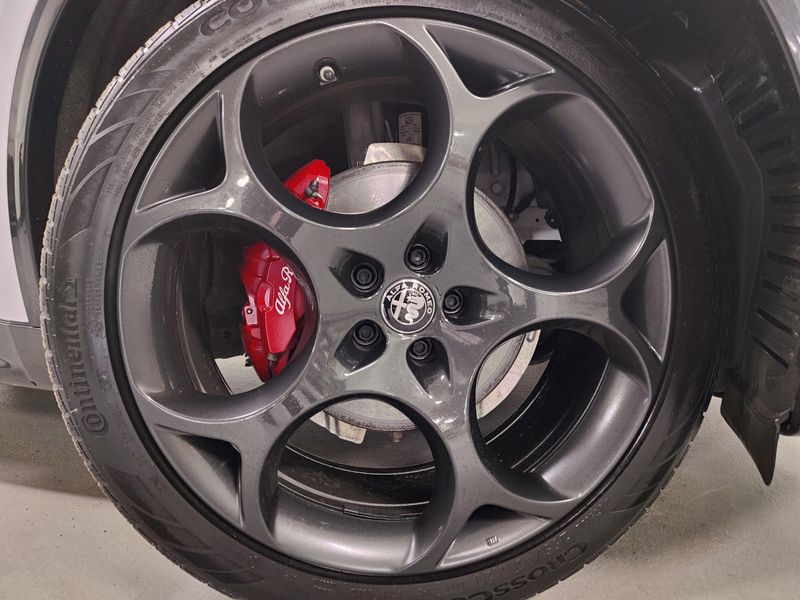 Used 2024 Alfa Romeo Stelvio Veloce AWD w/Activ AssistImage 26