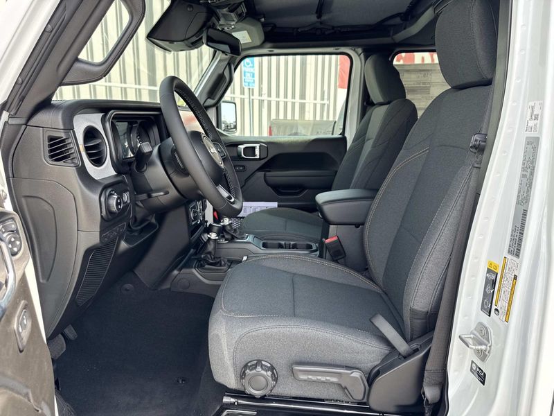 New 2026 Jeep Gladiator Sport S 4x4