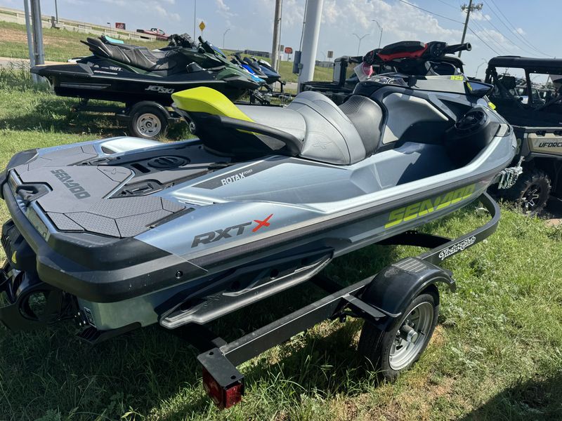 2024 SEADOO RXTX 325 WITH SOUND SYSTEM ICE METAL AND MANTA GREEN Image 3