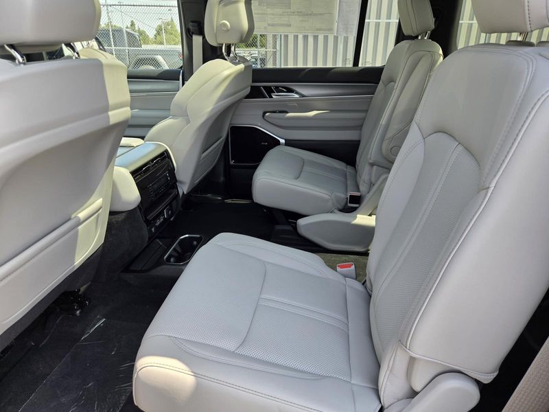2026 Jeep Grand Wagoneer L Grand Wagoneer L Limited Altitude 4x4