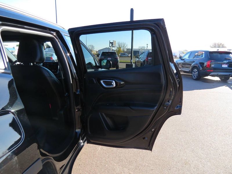 Used 2024 Jeep Compass Trailhawk 4x4 4dr SUVImage 29