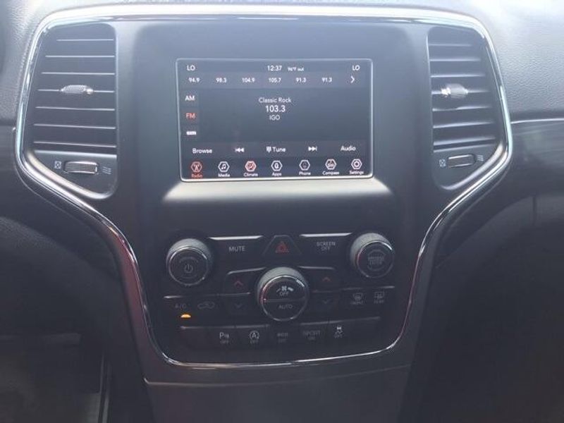 Used 2020 Jeep Grand Cherokee Laredo EImage 13