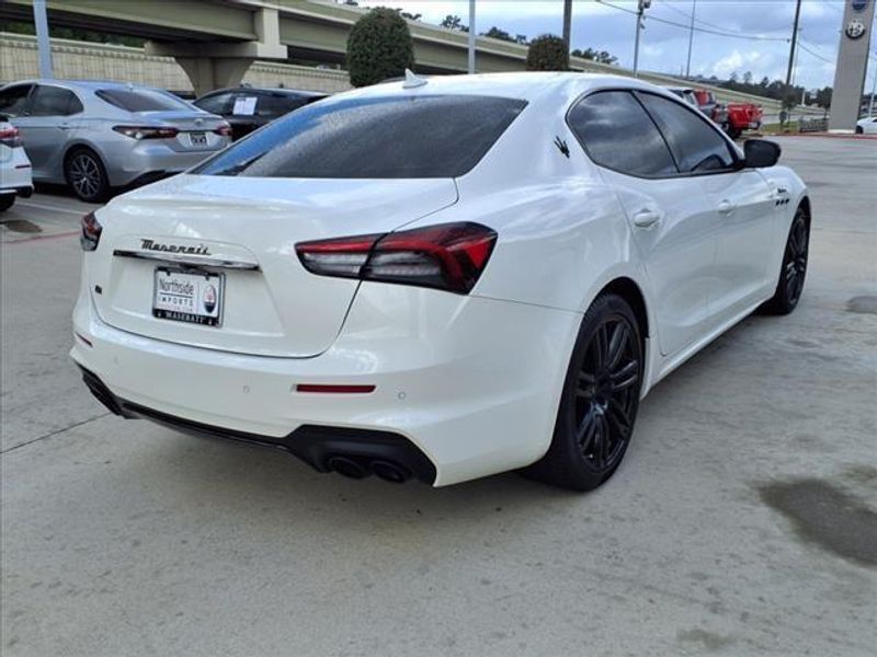 2022 Maserati Ghibli Modena Q4Image 14