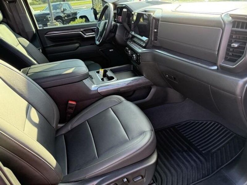 2024 Chevrolet Silverado 2500HD LT photo 8
