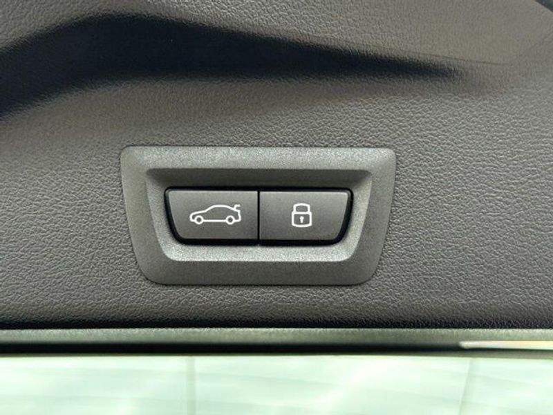 Used 2026 BMW X5 sDrive40iImage 17