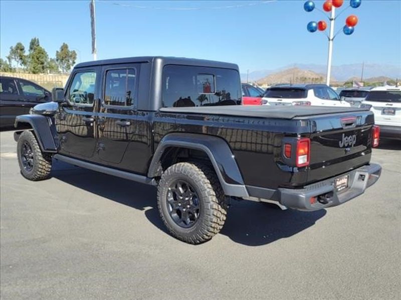 2023 Jeep Gladiator SportImage 4