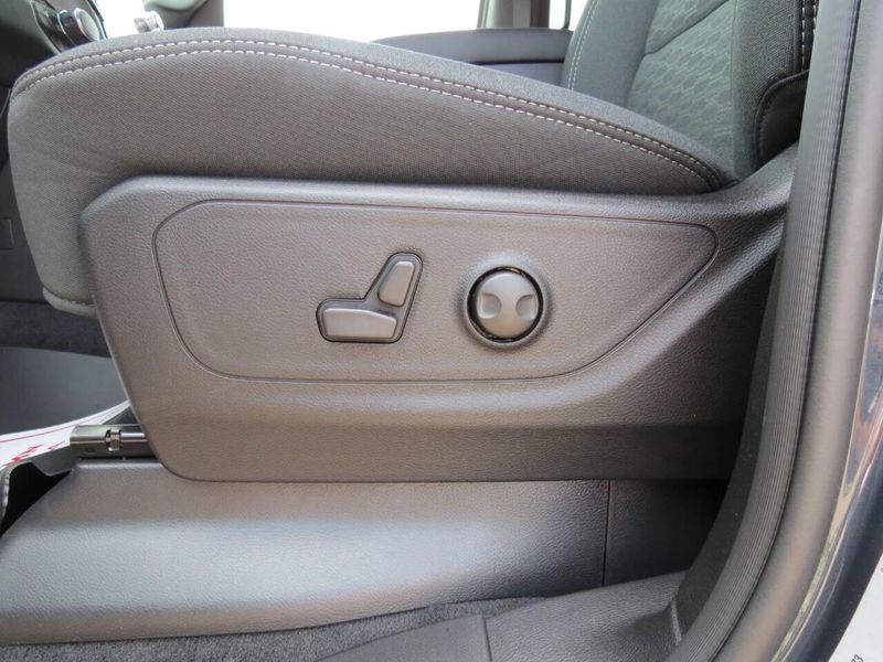 2025 RAM 1500 Big Horn Crew Cab 4x4 5