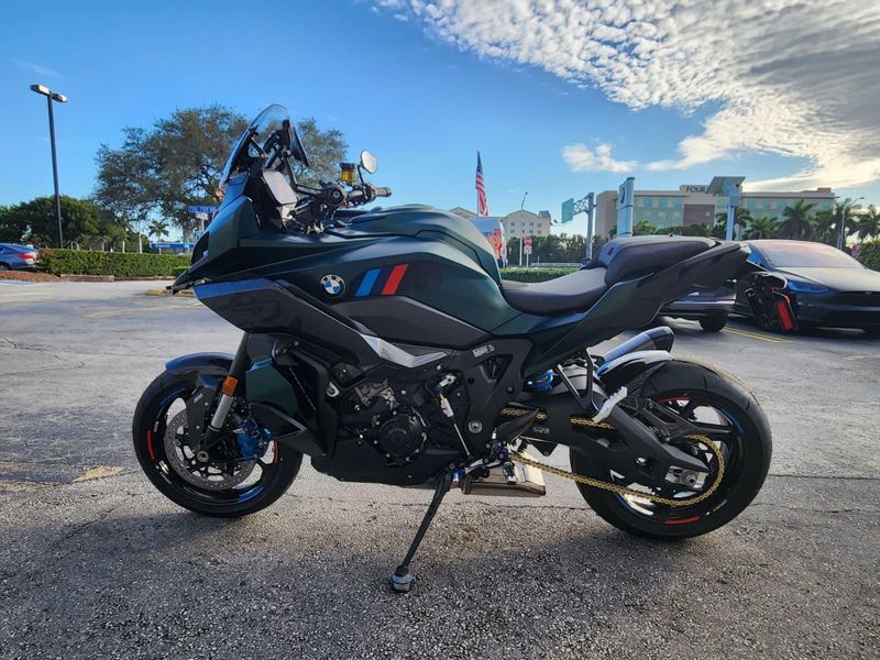 2026 BMW M 1000 XRImage 5