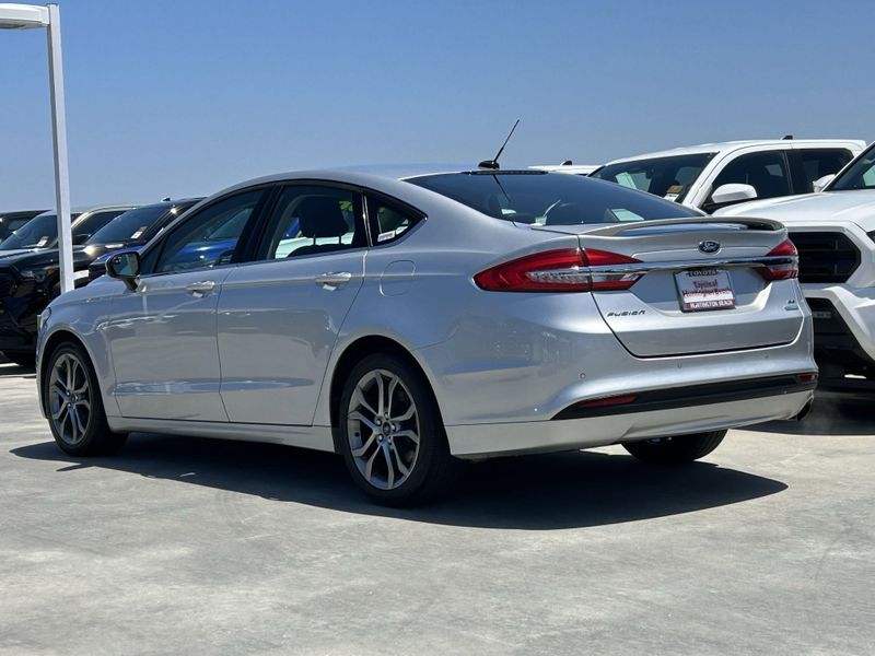 Used 2017 Ford Fusion SEImage 5