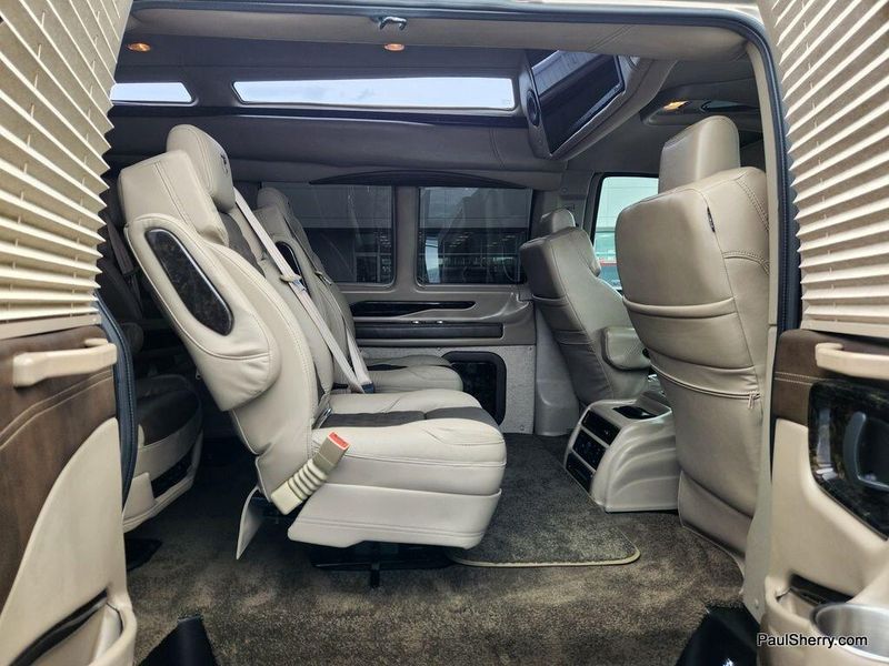 2023 Chevrolet Express Image 32
