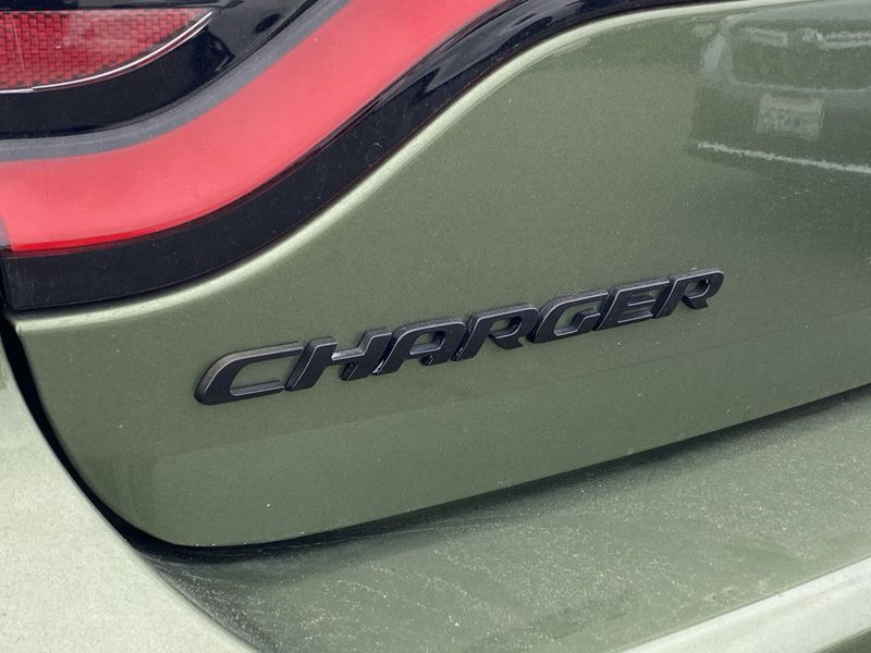 2018 Dodge Charger SXTImage 4