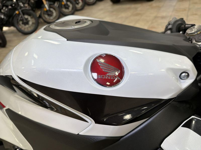 New 2026 Honda CBR1000RR Image 27