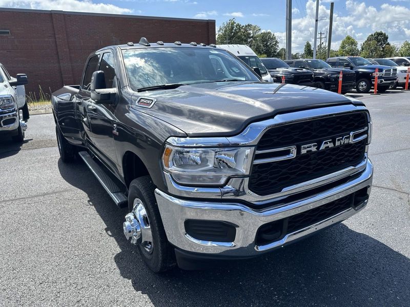 2024 RAM 3500 Tradesman Crew Cab 4x4 8