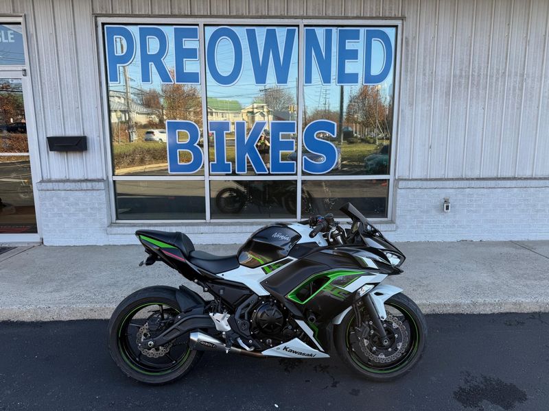 2022 Kawasaki Ninja 650Image 1