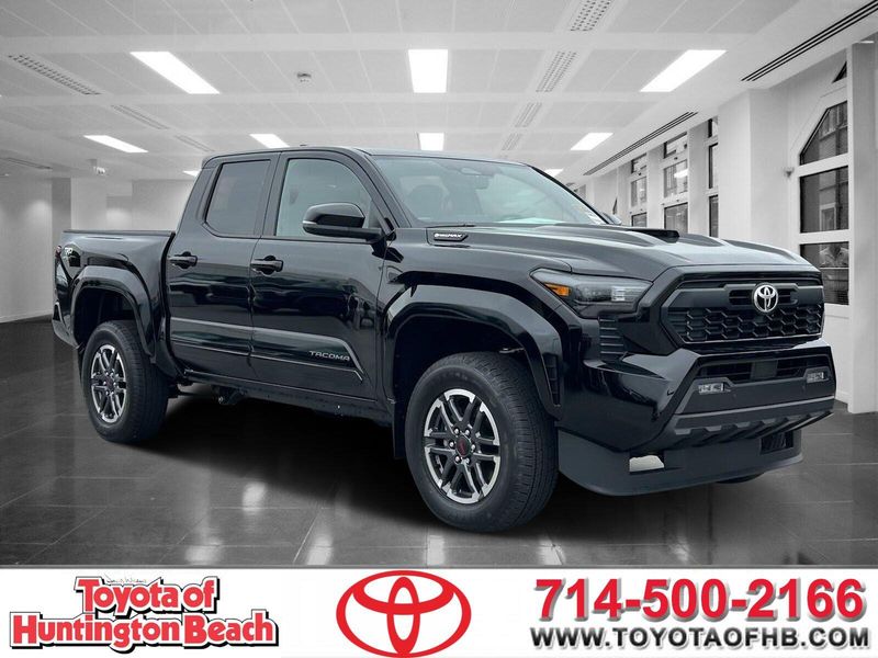 2024 Toyota Tacoma TRD Sport HybridImage 1