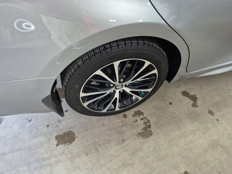 2019 Toyota Camry SEImage 6