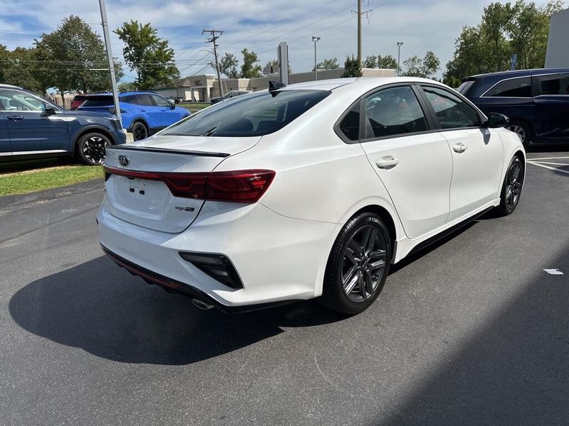 2021 Kia Forte GT-Line photo 6