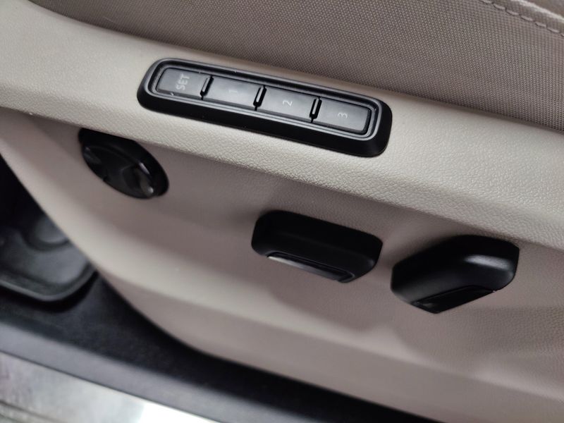 Used 2023 Volkswagen Atlas V6 AWD SEL w/Sunroof/NavImage 18