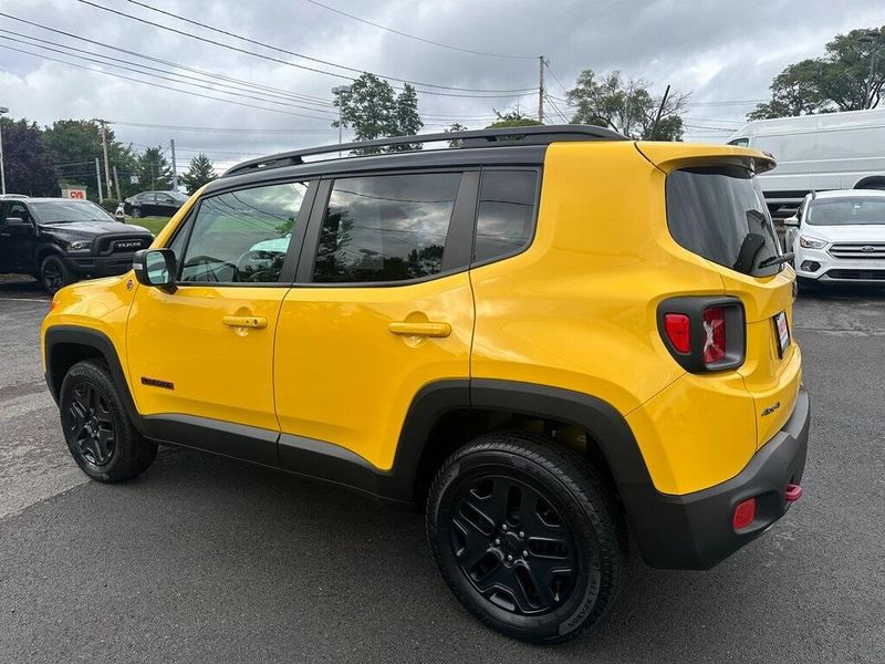 2018 Jeep Renegade Trailhawk photo 8