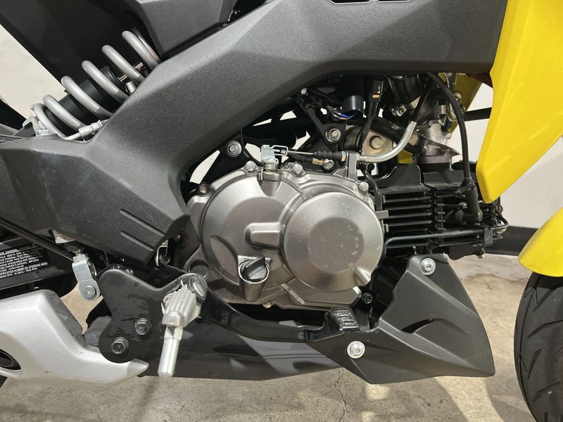 Used 2022 Kawasaki Z125 PRO Base Image 21