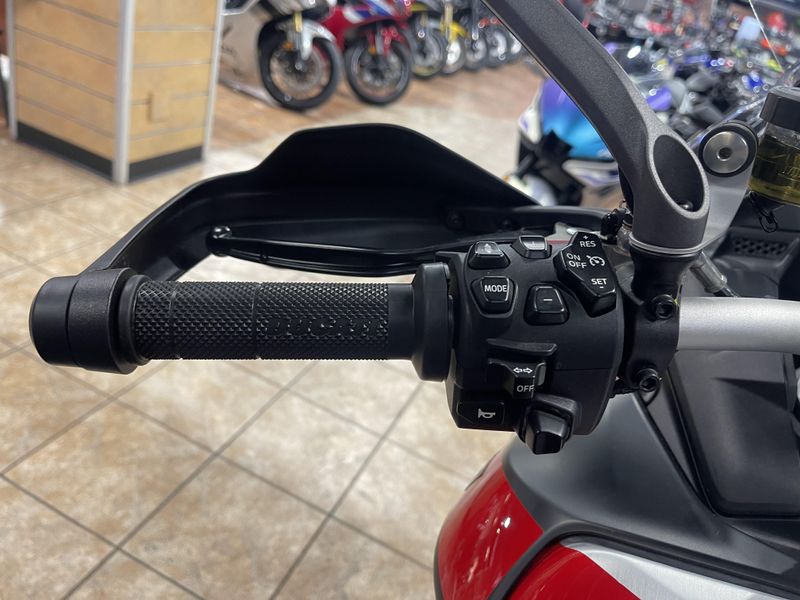 NEW 2025 Ducati MULTISTRADA V4 RALLY TRAVEL & RADAR SPOKED WHEELS Image 9