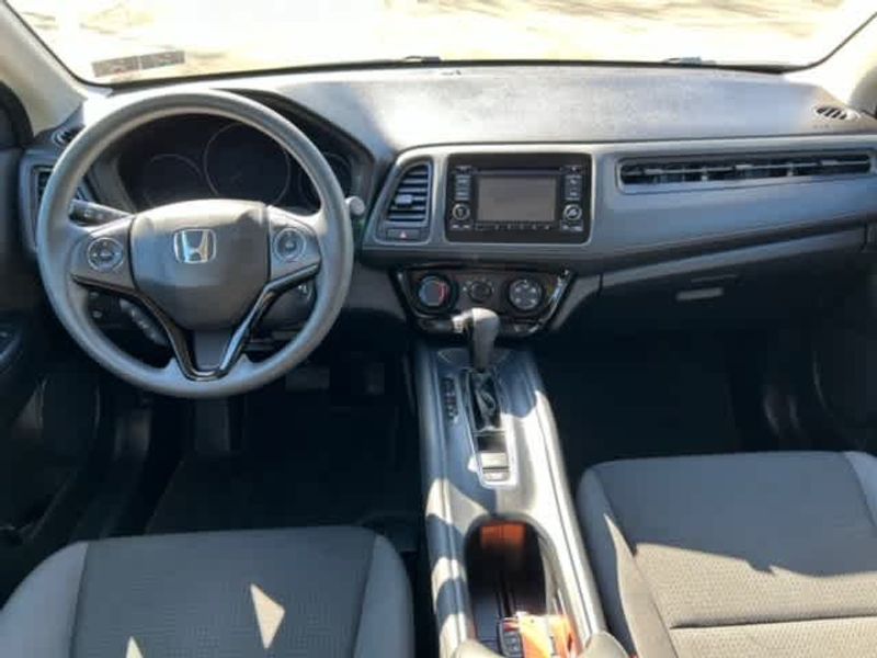 2021 Honda HR-V LXImage 12