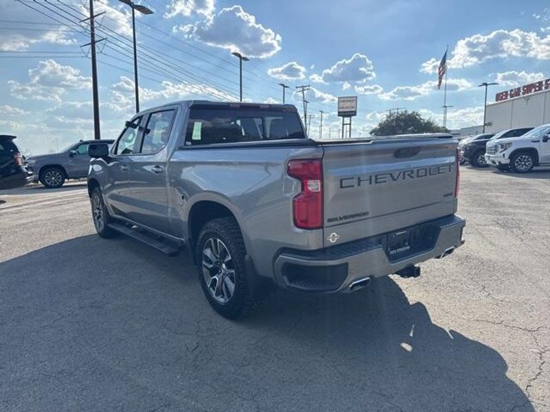 2024 Chevrolet Silverado 1500 RST photo 8