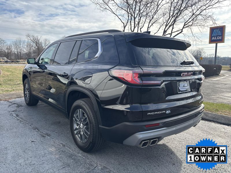 Used 2025 GMC Acadia FWD ElevationImage 12