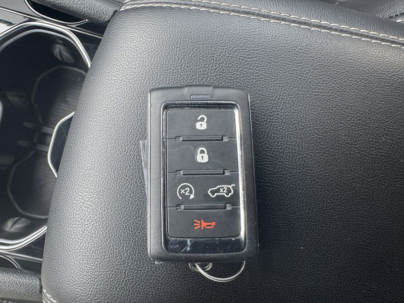 Used 2022 Jeep Grand Cherokee AltitudeImage 27