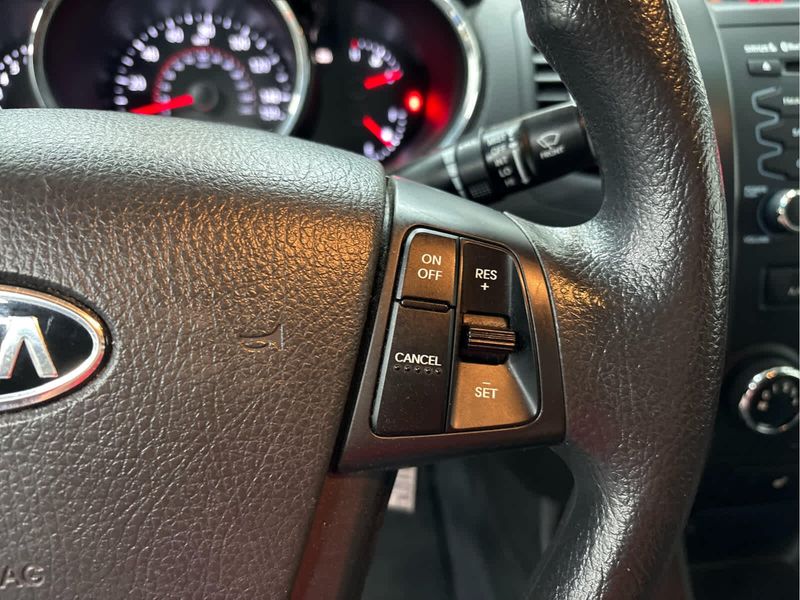 2012 Kia Sorento LX photo 13