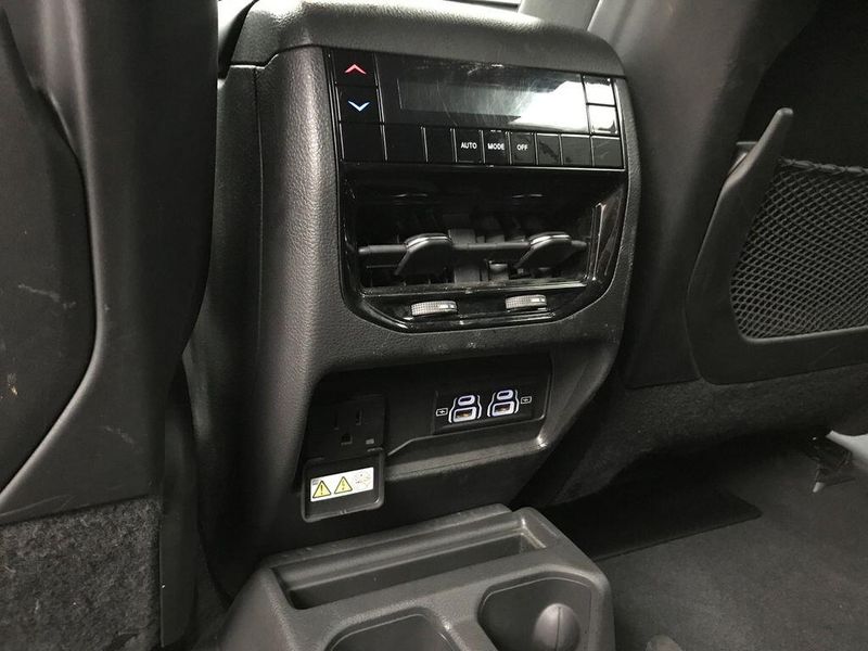 Used 2023 Jeep Grand Cherokee L AltitudeImage 19