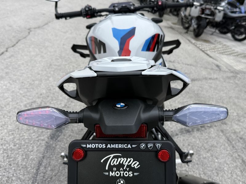 2026 BMW M 1000 R