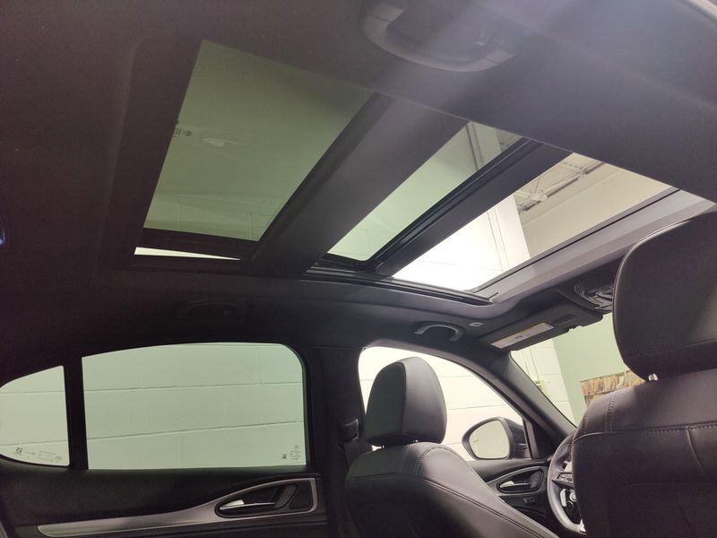 2024 Alfa Romeo Stelvio Veloce AWD w/Activ AsstImage 8