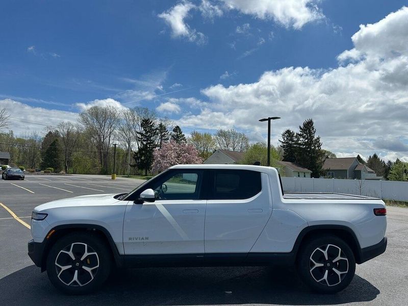 2022 Rivian R1T Adventure photo 9
