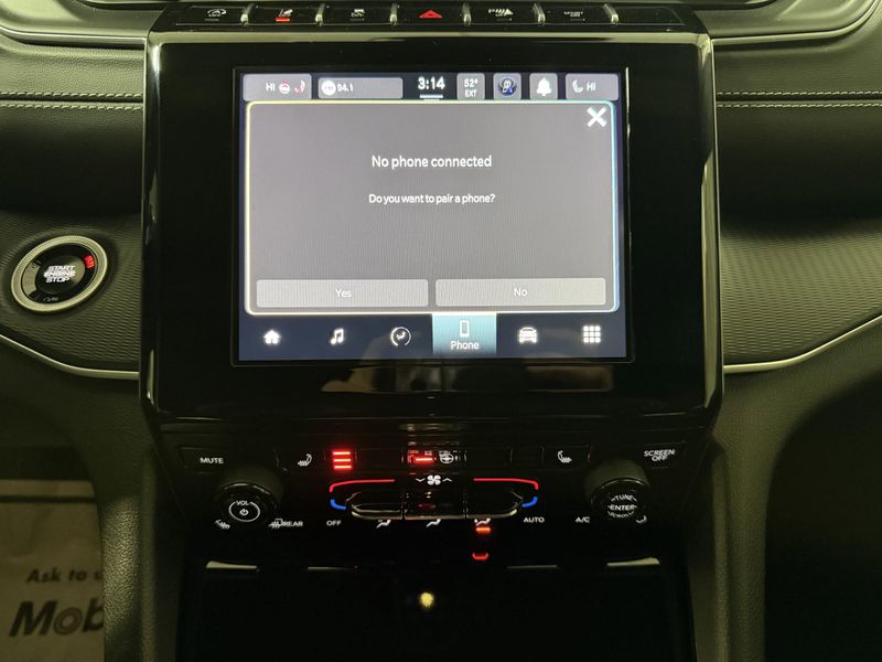 Used 2024 Jeep Grand Cherokee AltitudeImage 33