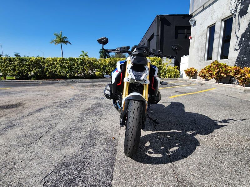 2026 BMW R 1300 RImage 2