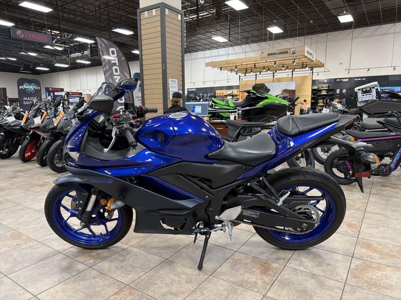 Used 2023 Yamaha YZF-R3 ABS Image 14