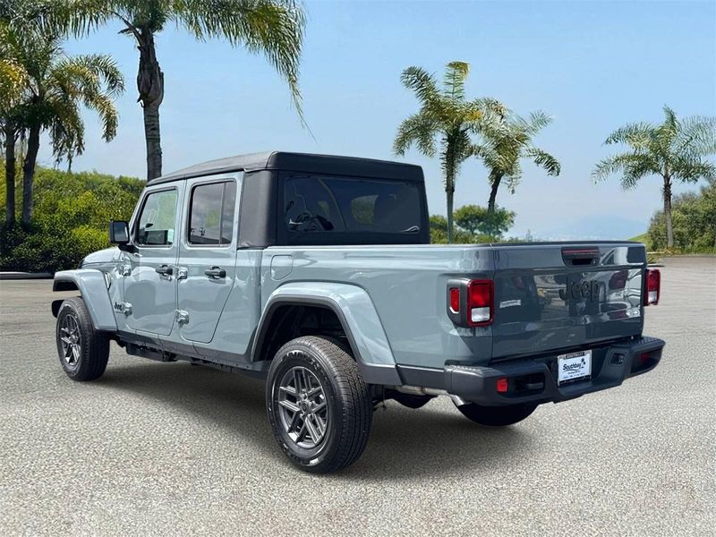 New 2026 Jeep Gladiator Sport S 4x4